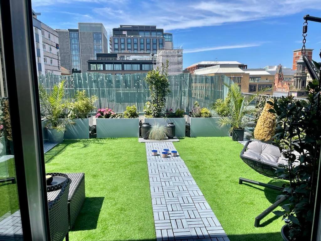 Luxury 9Ine Penthouse With Garden & Jacuzzi Apartment Birmingham Exterior photo